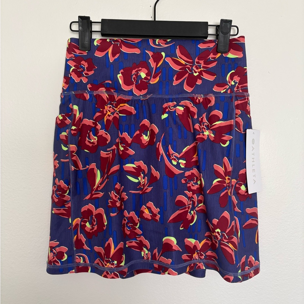 Athleta Salutation Stash 16 1/2” Royal Blue Skort with Red Floral Print Size XS
